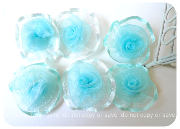 6 Organza Rolled Silver Blue Flowers / Pack