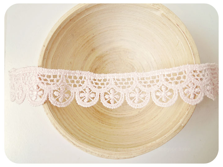 Double Scallop Light Pink Lace
